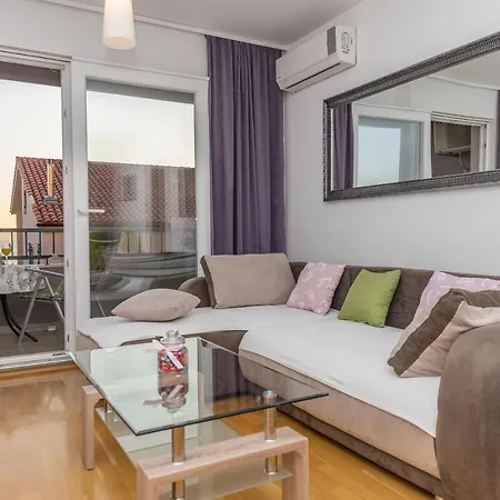 Neno Apartment Makarska